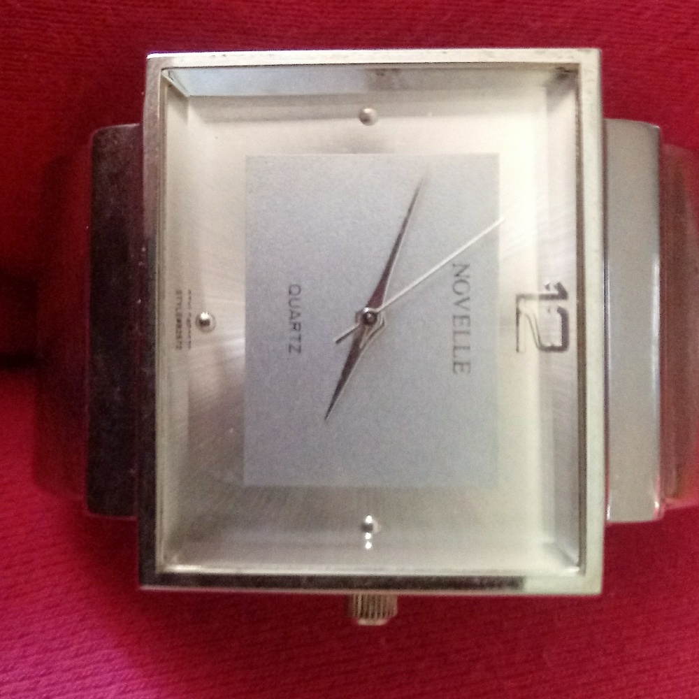 Novelle quartz women's watch